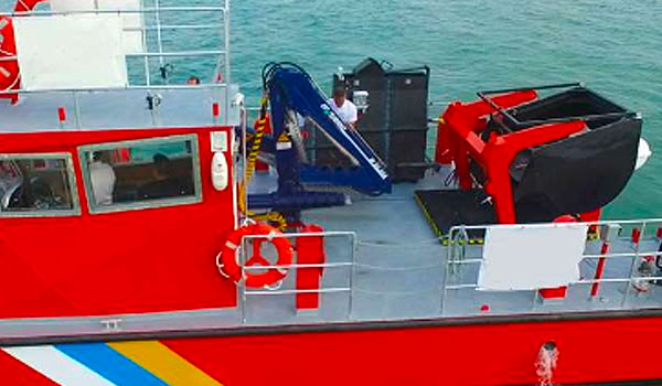 Buque multifuncional. Eliminación residuos, basura flotante y derrames de petróleo.